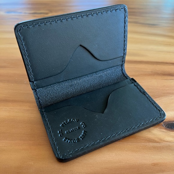 Filson Other - Filson Bifold Leather Wallet
